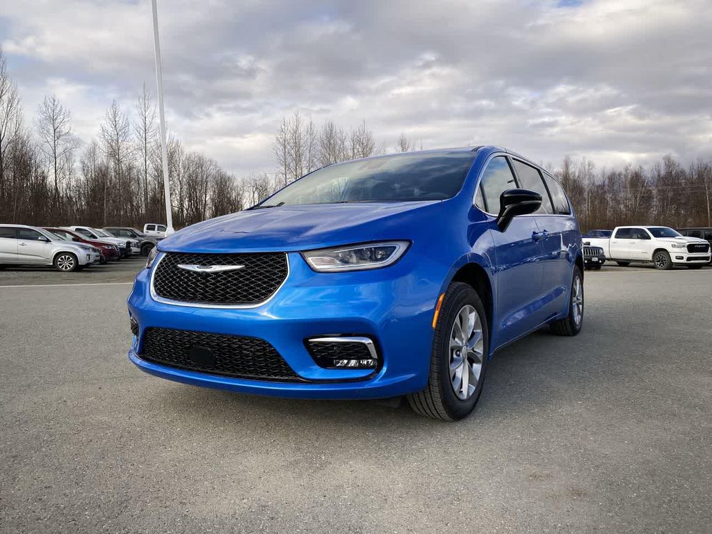 New 2026 Chrysler Pacifica L