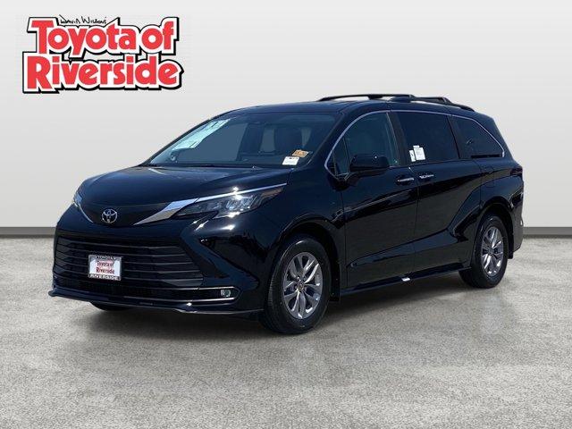 New 2026 Toyota Sienna XLE 8 Passenger