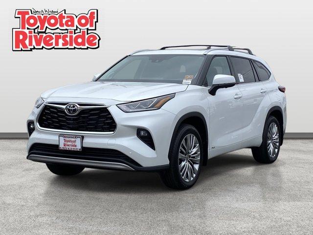 New 2026 Toyota Highlander Hybrid Platinum