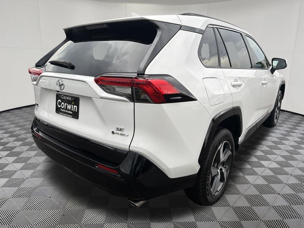 صورة 7 لـ 2025 Toyota RAV4 PLUG-IN HYBRID SE