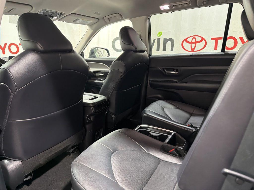 صورة مصغرة 17 لـ 2025 Toyota GRAND HIGHLANDER XLE