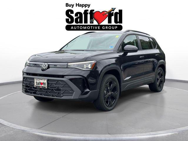 New 2026 Volkswagen Taos SE Black