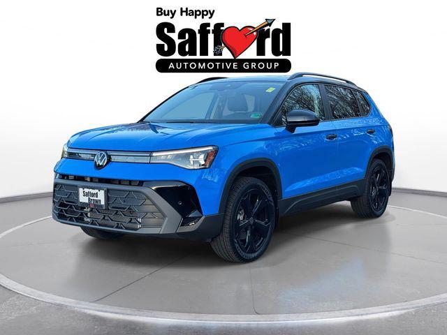 New 2026 Volkswagen Taos SE Black