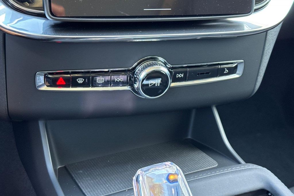 صورة مصغرة 21 لـ 2027 Volvo XC90 PLUG-IN HYBRID ULTRA