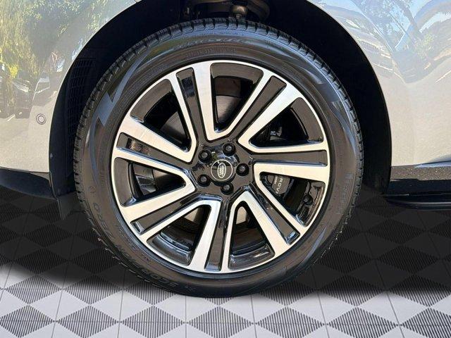 صورة 9 لـ 2023 LAND Rover RANGE ROVER P530 SE