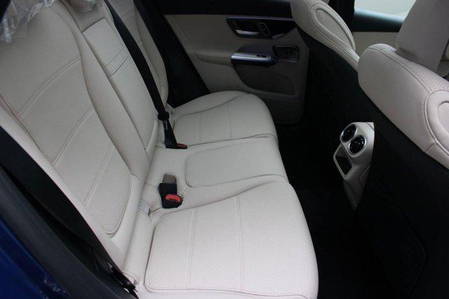 صورة مصغرة 32 لـ 2026 Mercedes-BENZ GLC