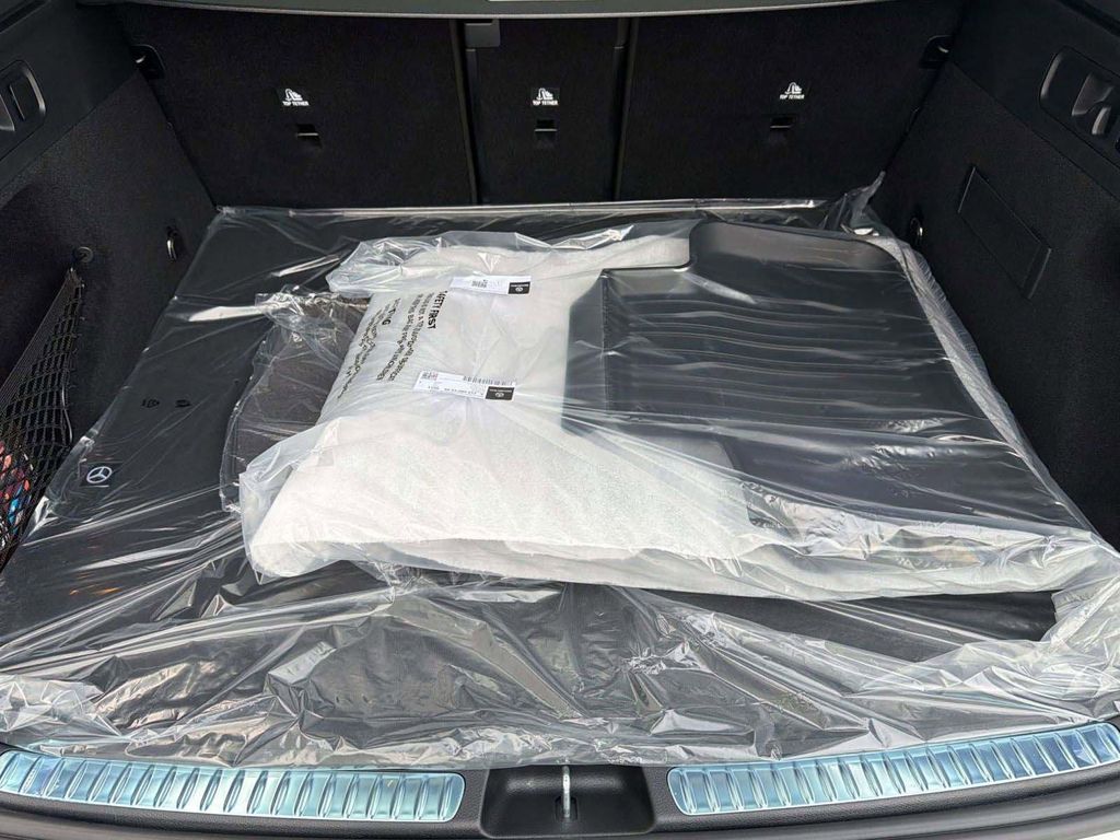 2026 Mercedes-BENZ GLC — миниатюра 34