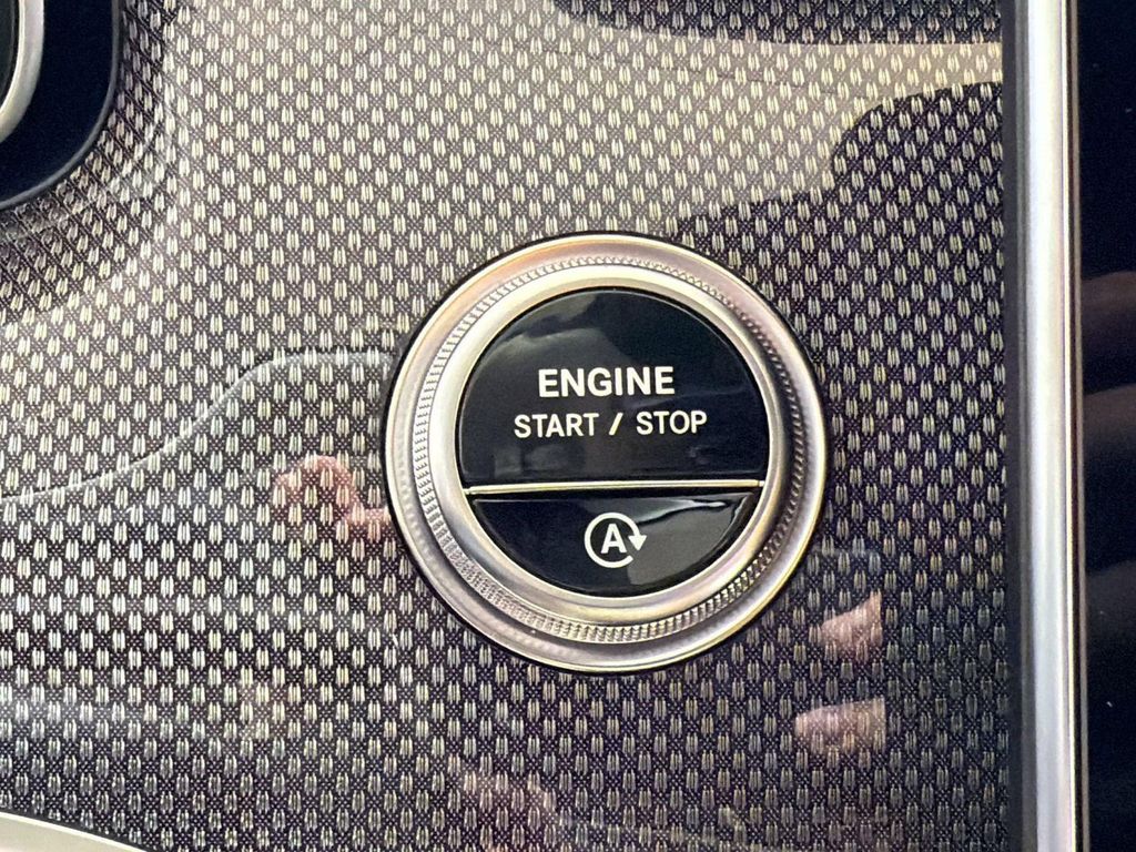 2026 Mercedes-BENZ C-CLASS — миниатюра 25
