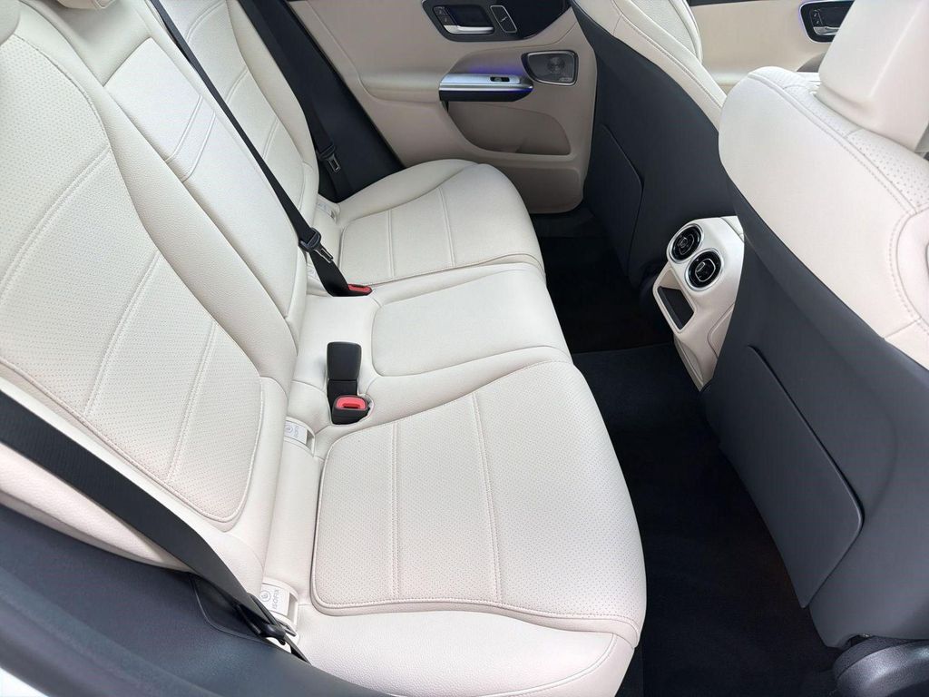 2026 Mercedes-BENZ GLC 缩略图 30