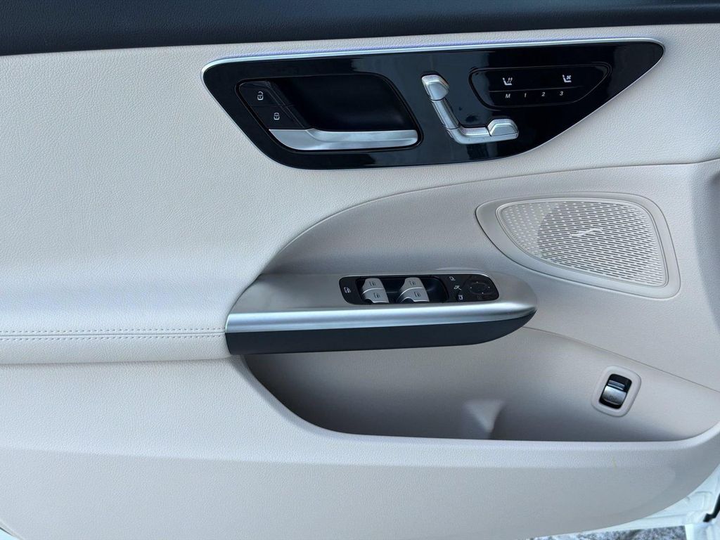 2026 Mercedes-BENZ C-CLASS 缩略图 14