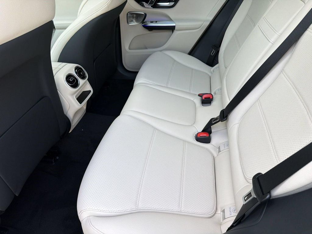 2026 Mercedes-BENZ GLC 缩略图 24
