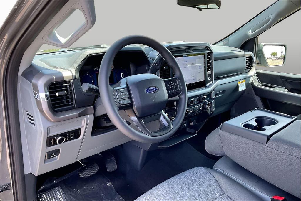 2026 FORD F-150 XLT — фото 8