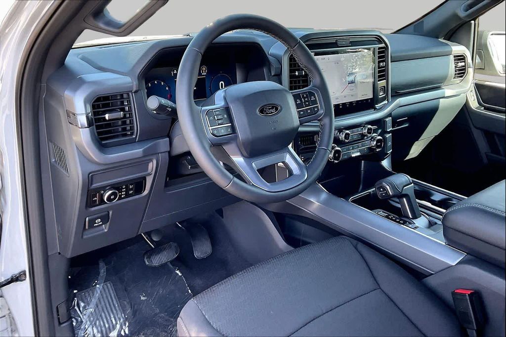 2026 FORD F-150 XLT 照片 8