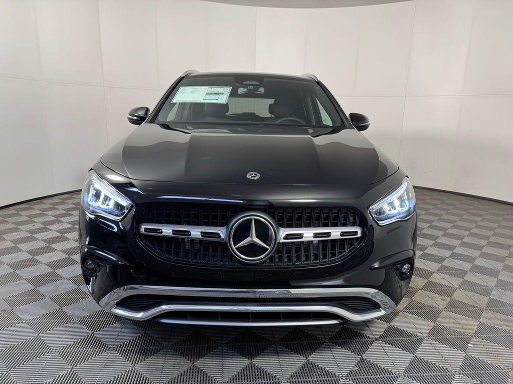 MERCEDES-BENZ GLA - 8