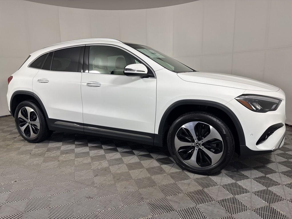 MERCEDES-BENZ GLA - 9