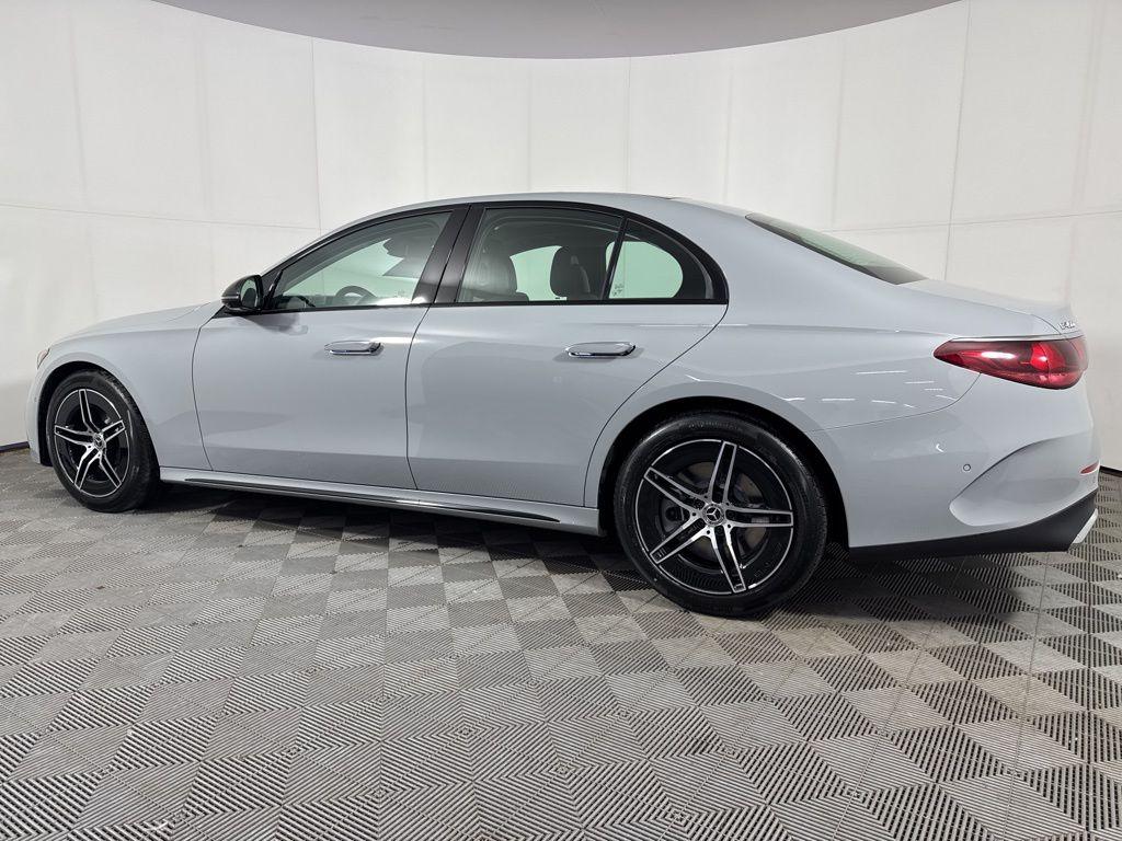 MERCEDES-BENZ E-CLASS - 3