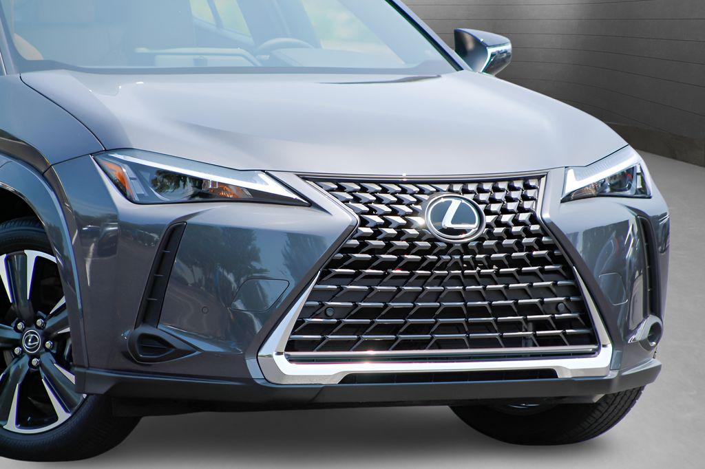 صورة 9 لـ 2026 Lexus UX 300H PREMIUM