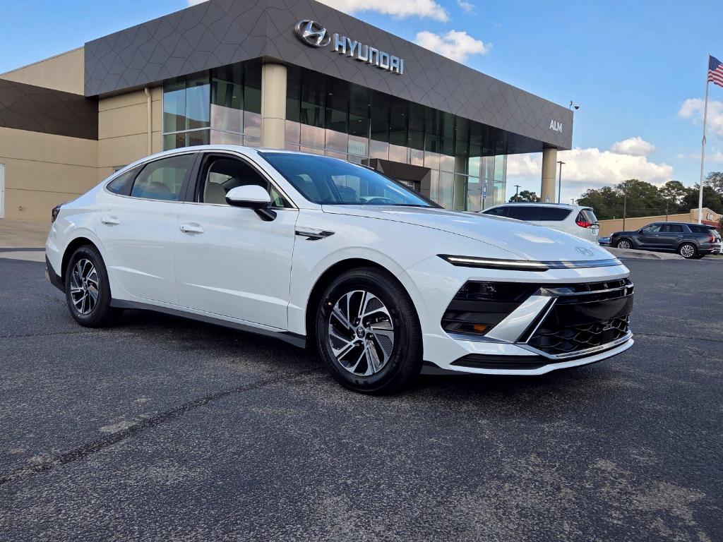 New 2027 Hyundai SONATA Hybrid Blue