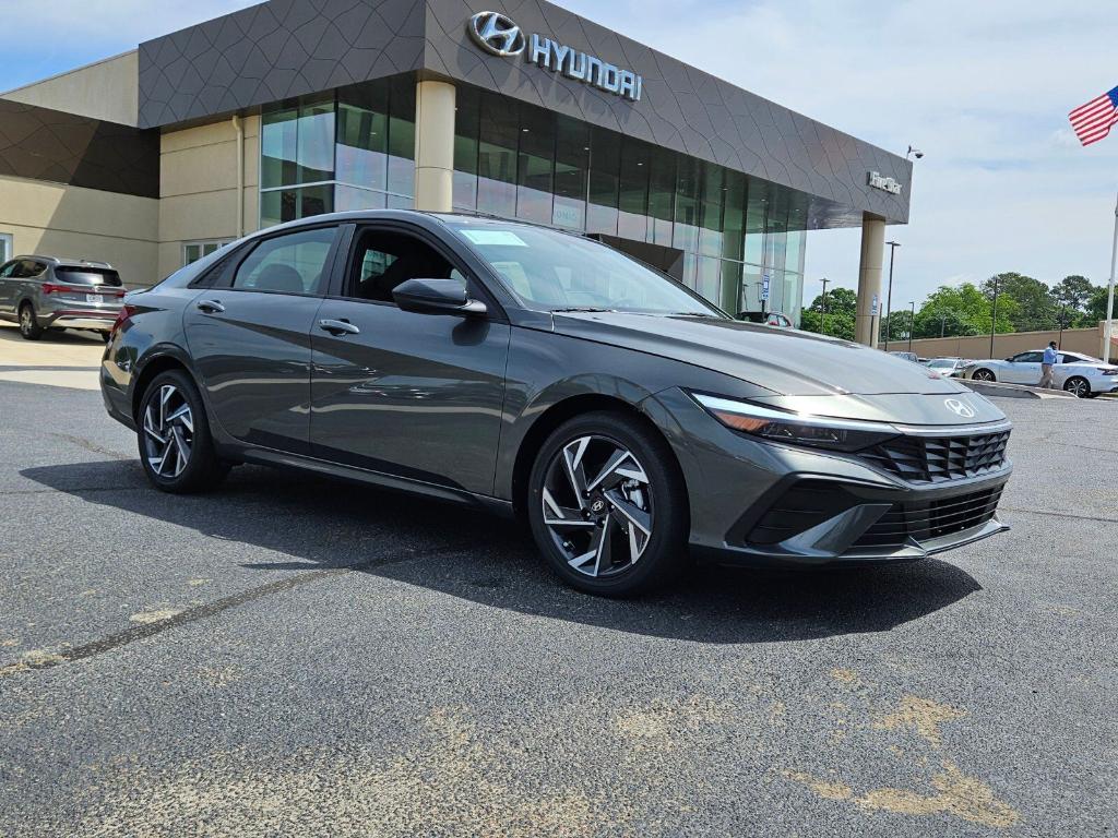 New 2025 Hyundai ELANTRA HEV SEL