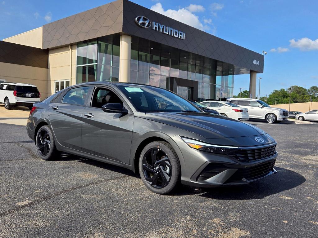 New 2026 Hyundai ELANTRA SEL Sport