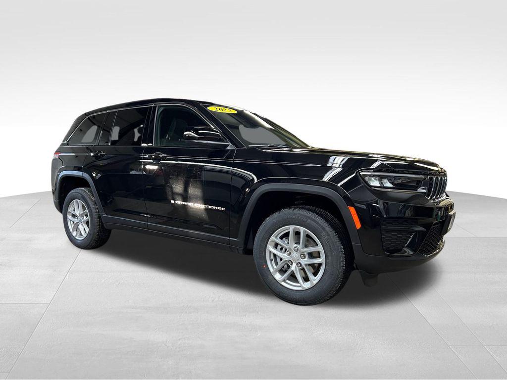 New 2025 Jeep Grand Cherokee Laredo
