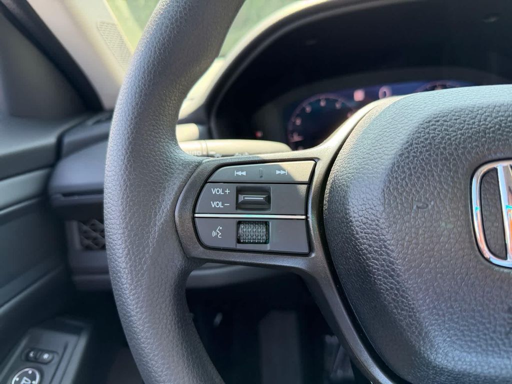 صورة مصغرة 25 لـ 2026 Honda ACCORD SE