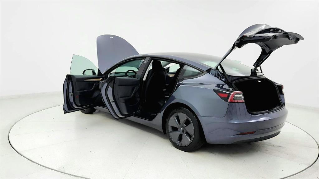 TESLA MODEL 3 BASE - 10