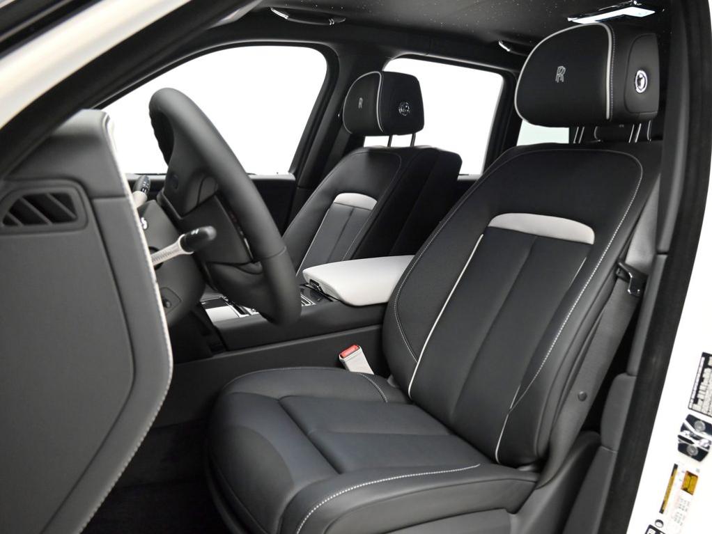 2027 ROLLS-ROYCE CULLINAN BADGE — миниатюра 18