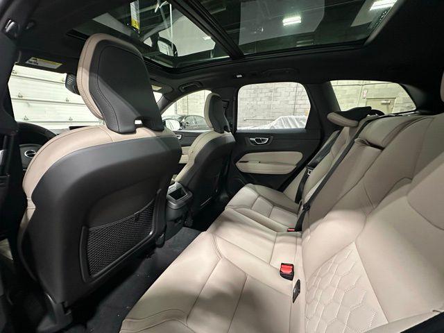 صورة مصغرة 14 لـ 2026 Volvo XC60 B5 PLUS