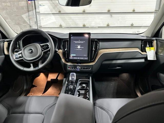 2026 Volvo XC60 B5 PLUS — миниатюра 17