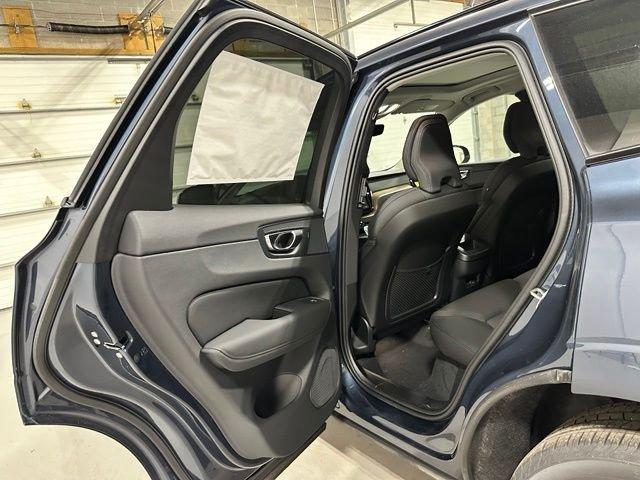 2026 Volvo XC60 B5 PLUS — миниатюра 12