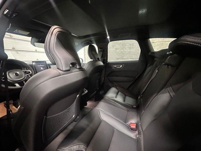 2026 Volvo XC60 B5 ULTRA BLACK EDITION 照片 14