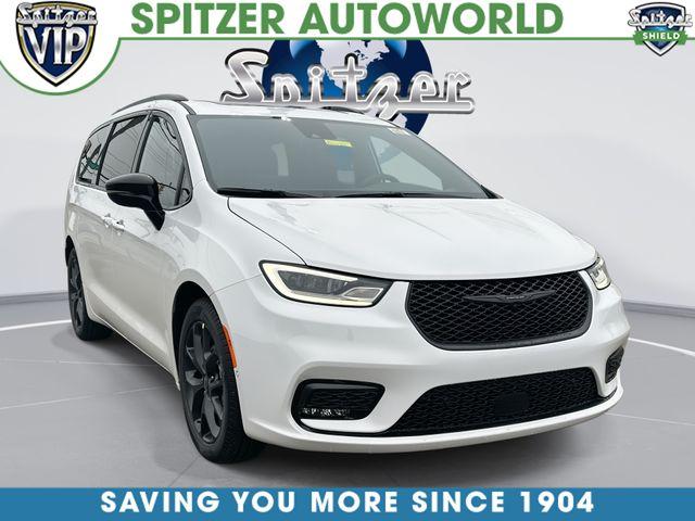 New 2026 Chrysler Pacifica Limited