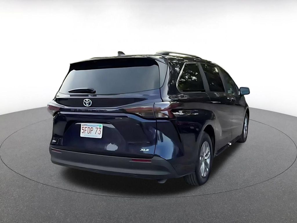 2025 Toyota SIENNA XLE 缩略图 13
