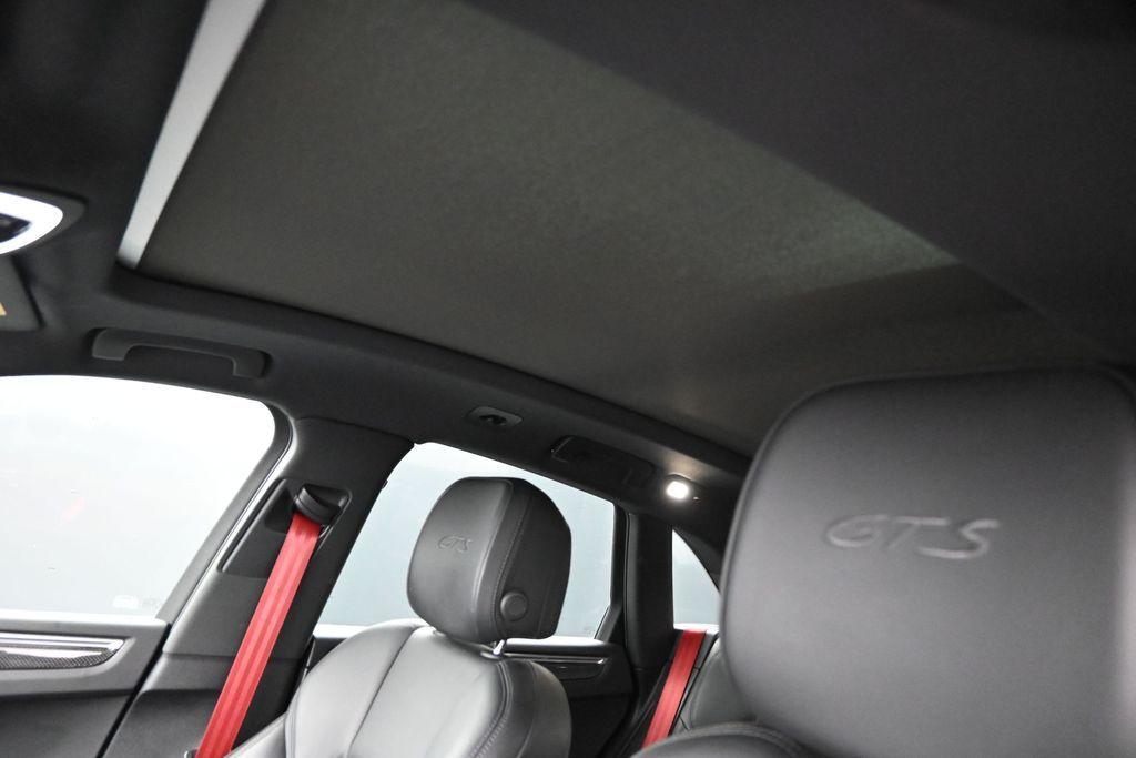 صورة مصغرة 18 لـ 2021 Porsche MACAN GTS