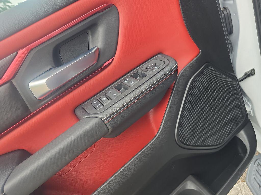 2025 RAM 1500 REBEL — миниатюра 13