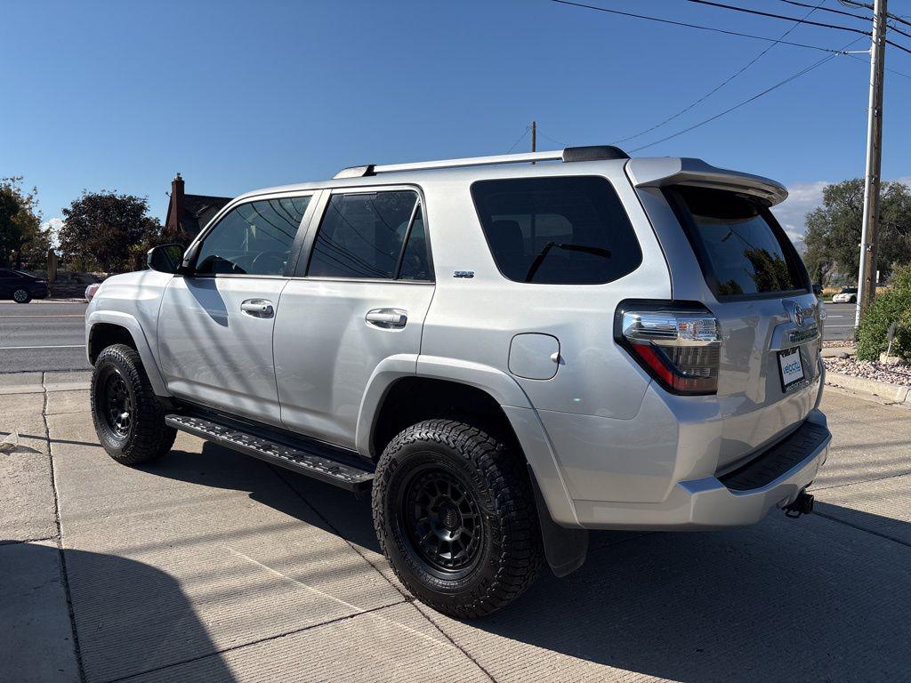 TOYOTA 4RUNNER - 7