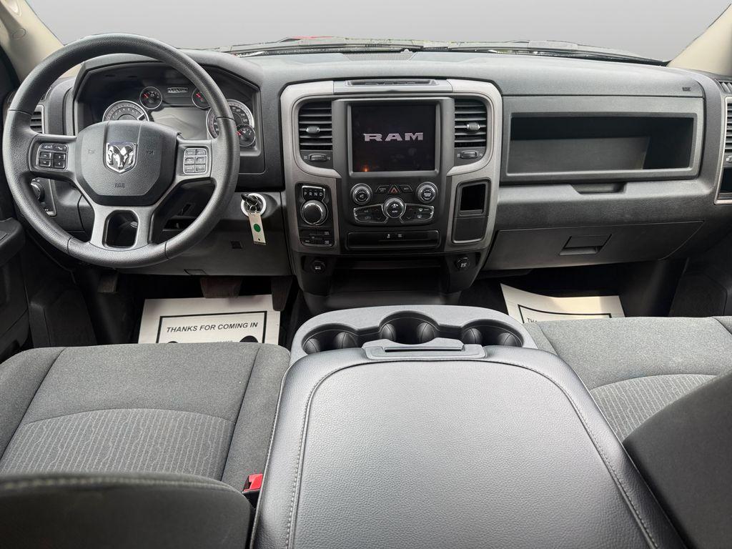 صورة 14 لـ 2023 RAM 1500 CLASSIC TRADESMAN