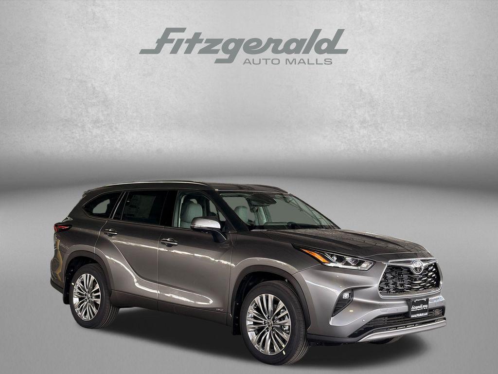 New 2026 Toyota Highlander Hybrid Platinum