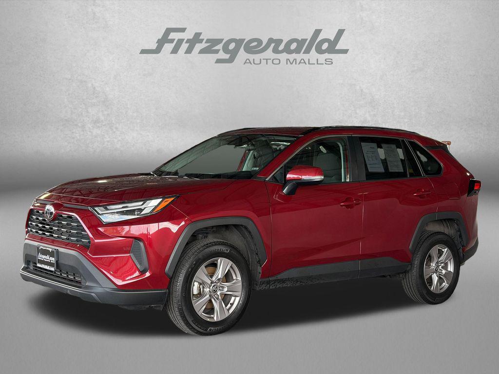 2025 Toyota RAV4 XLE — фото 2