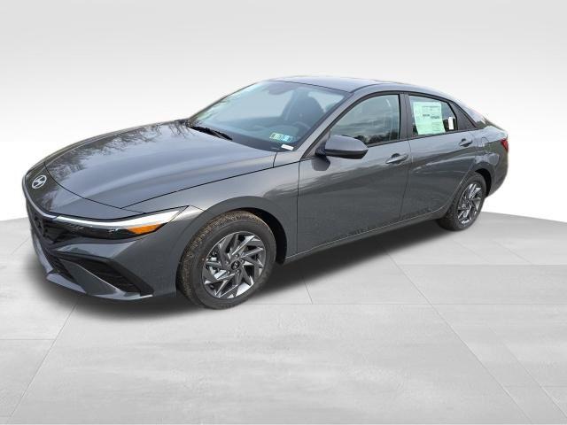 New 2026 Hyundai ELANTRA HEV Blue