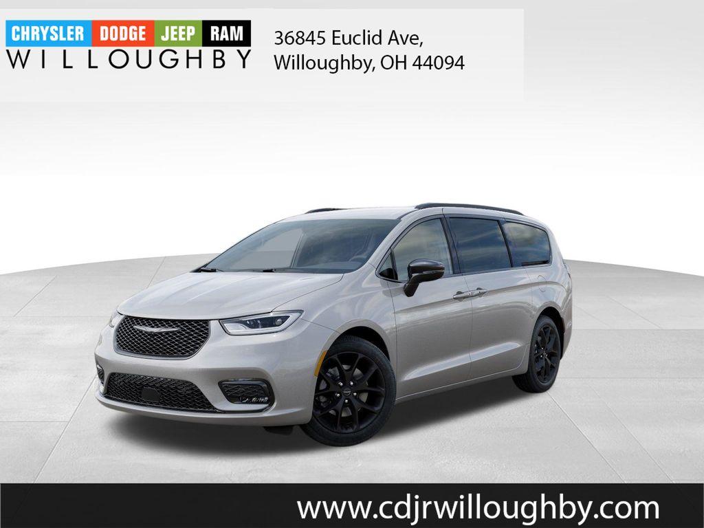 New 2026 Chrysler Pacifica Select