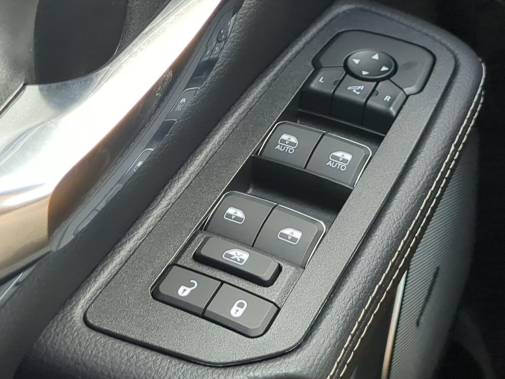 صورة مصغرة 23 لـ 2026 RAM 1500 LARAMIE