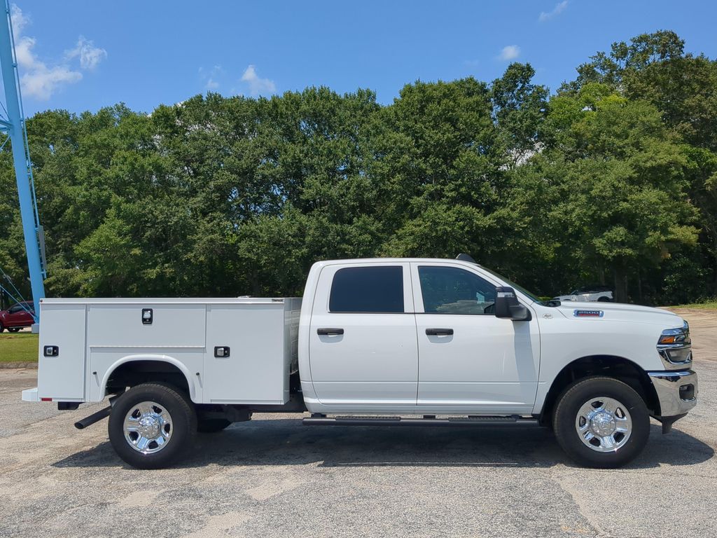 New 2026 RAM 2500 Tradesman Crew Cab 4x4 8' Box