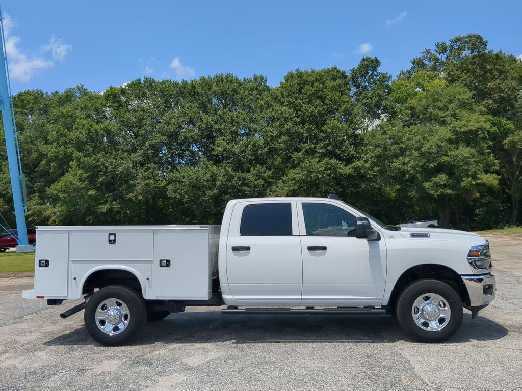 صورة 2 لـ 2026 RAM 2500 TRADESMAN CREW CAB 4X4 8' BOX