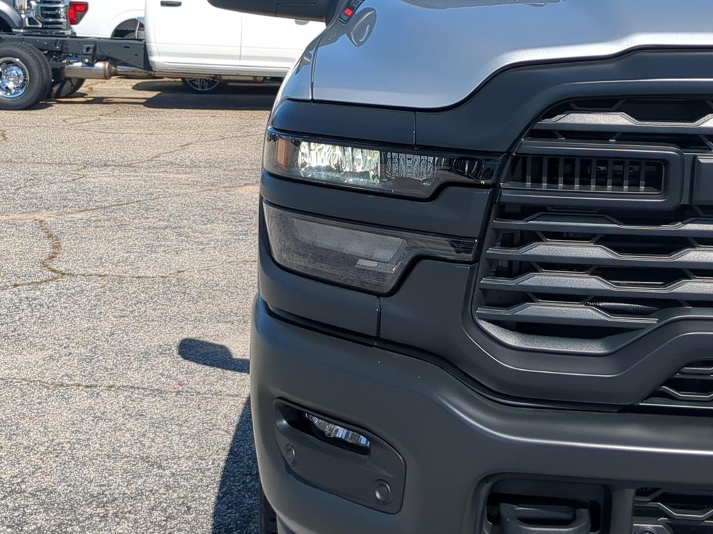 صورة 8 لـ 2026 RAM 3500 TRADESMAN CREW CAB 4X4 8' BOX