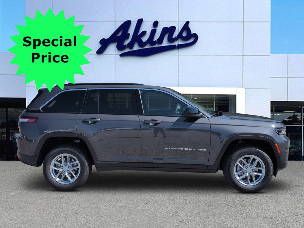 New 2026 Jeep Grand Cherokee Laredo