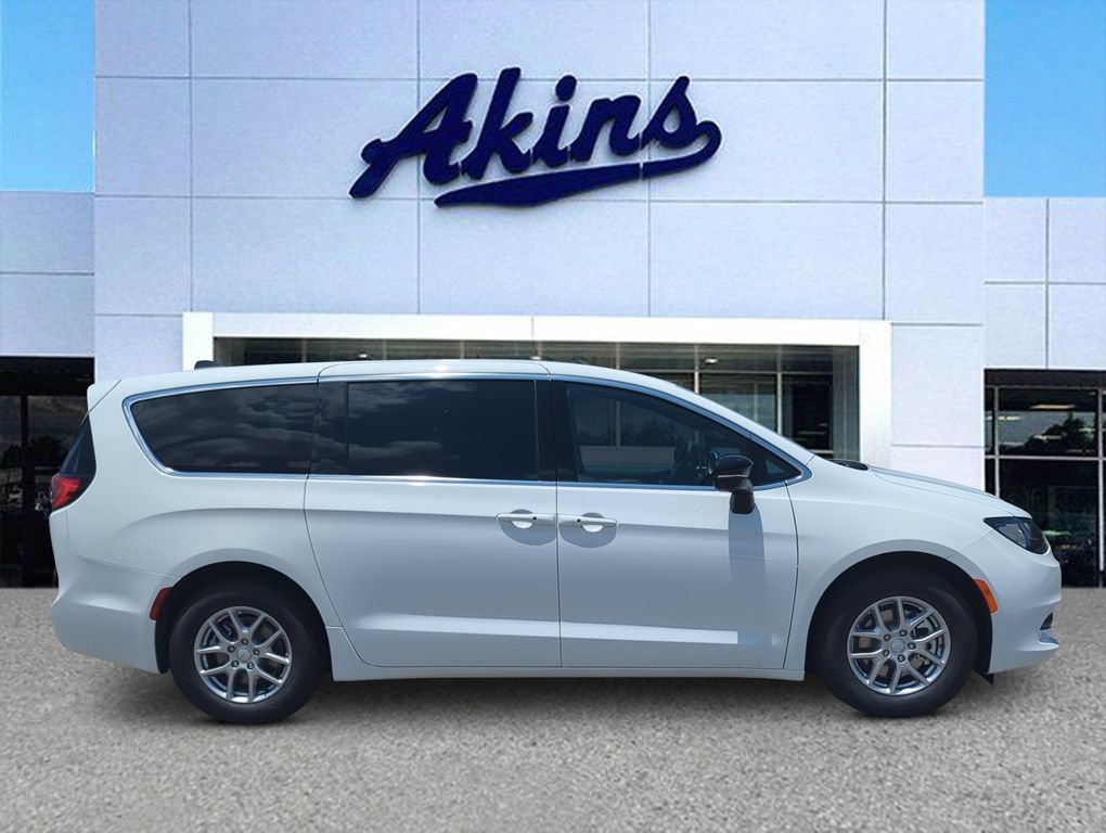 New 2027 Chrysler Pacifica LX