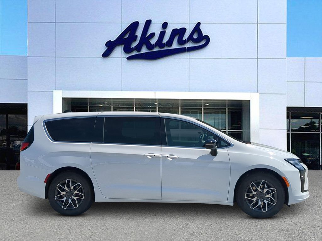 New 2027 Chrysler Pacifica Limited