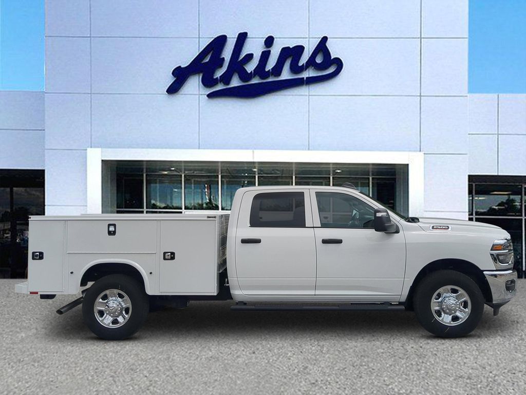 New 2026 RAM 2500 Tradesman Crew Cab 4x2 8' Box